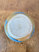 Load image into Gallery viewer, A studio pottery mug or pot