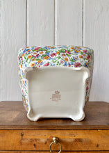 Load image into Gallery viewer, A floral vase or planter by Midwinter, Staffordshire