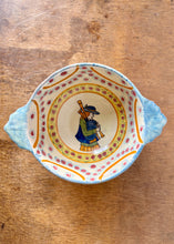 Load image into Gallery viewer, French Quimper lug bowl featuring the piper boy