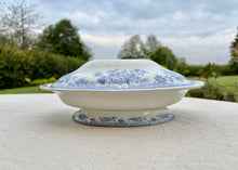 Load image into Gallery viewer, Asiatic Pheasant footed tureen by Doulton