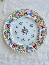 Load image into Gallery viewer, An antique pair of Chamberlain's Regent China porcelain dinner plates