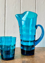 Load image into Gallery viewer, Turquoise Art Deco jug and set of four vintage glass beakers