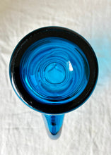 Load image into Gallery viewer, Turquoise Art Deco jug and set of four vintage glass beakers