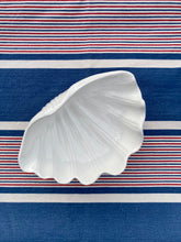 Load image into Gallery viewer, An Italian ceramic white clam shell dish