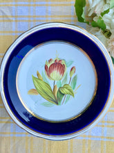 Load image into Gallery viewer, Pedestal cake dish with tulip decoration