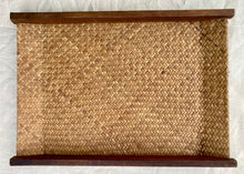 Load image into Gallery viewer, Woven seagrass covered wooden tray