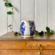 Load image into Gallery viewer, A Sadler willow pattern cream jug