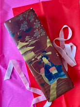 Load image into Gallery viewer, Hand painted Japanese-style box