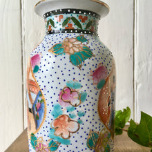 Load image into Gallery viewer, Hand decorated oriental vase