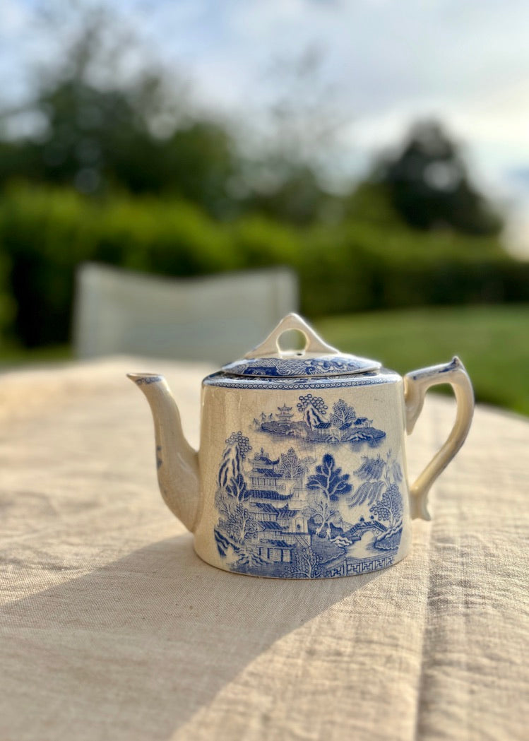 Antique Willow Pattern blue and white teapot