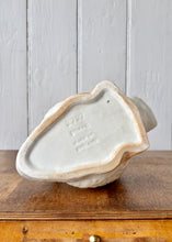 Load image into Gallery viewer, A swan vase by Sylvac
