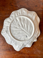 Load image into Gallery viewer, White cabbage ware dish
