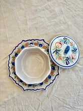 Load image into Gallery viewer, Quimper, France lidded dish
