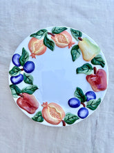 Load image into Gallery viewer, A set of 4 &#39;Royal Norfolk&#39; majolica plates
