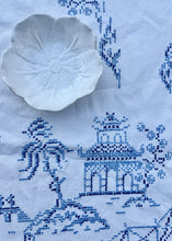 Load image into Gallery viewer, A embroidered Willow Pattern tablecloth
