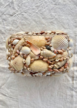 Load image into Gallery viewer, Vintage shell box with lid
