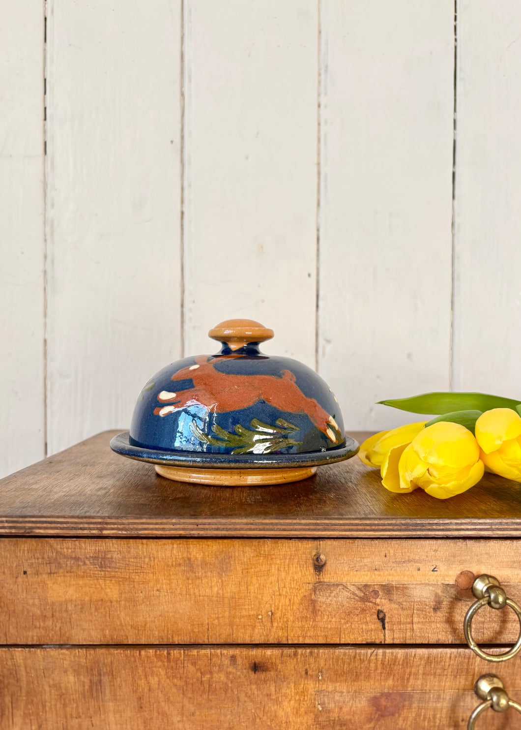 Earthenware small plate and cloche with rabbit
