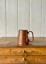 Load image into Gallery viewer, Small hammered copper tankard
