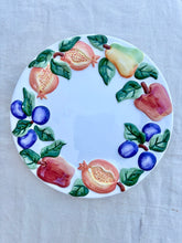 Load image into Gallery viewer, A set of 4 &#39;Royal Norfolk&#39; majolica plates
