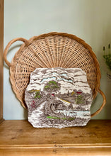 Load image into Gallery viewer, Myott, Son &amp; Co&#39;s England&#39;s Charm cheese platter
