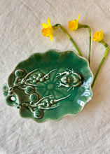 Load image into Gallery viewer, Oriental paintbrush rest/dish - frog on lily pad
