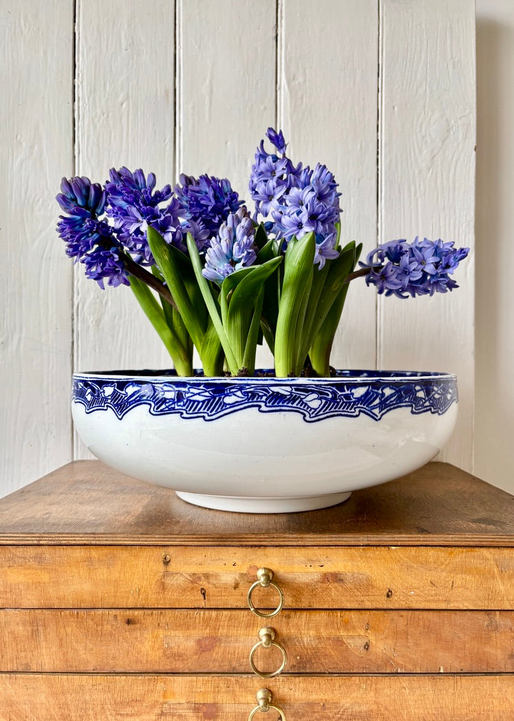 Art Nouveau large bowl in blue and white by Doulton