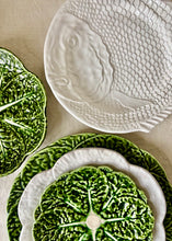 Load image into Gallery viewer, Bordallo Pinheiro white fish plate
