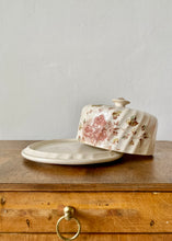 Load image into Gallery viewer, Antique floral cloche with fitted plate

