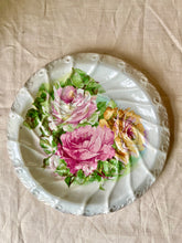 Load image into Gallery viewer, Victorian cake/bread plate with roses
