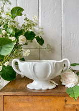 Load image into Gallery viewer, Small creamy white Beswick Ware mantle vase
