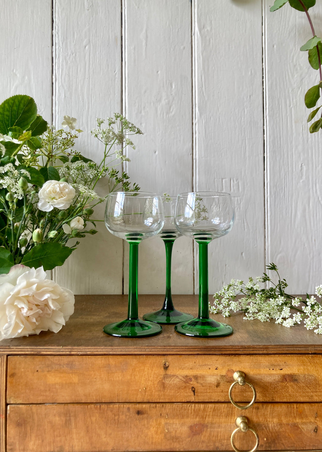 Set of 6 French glasses with green stems