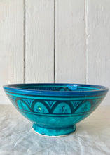 Load image into Gallery viewer, Vintage Safi hand painted Morrocan bowl
