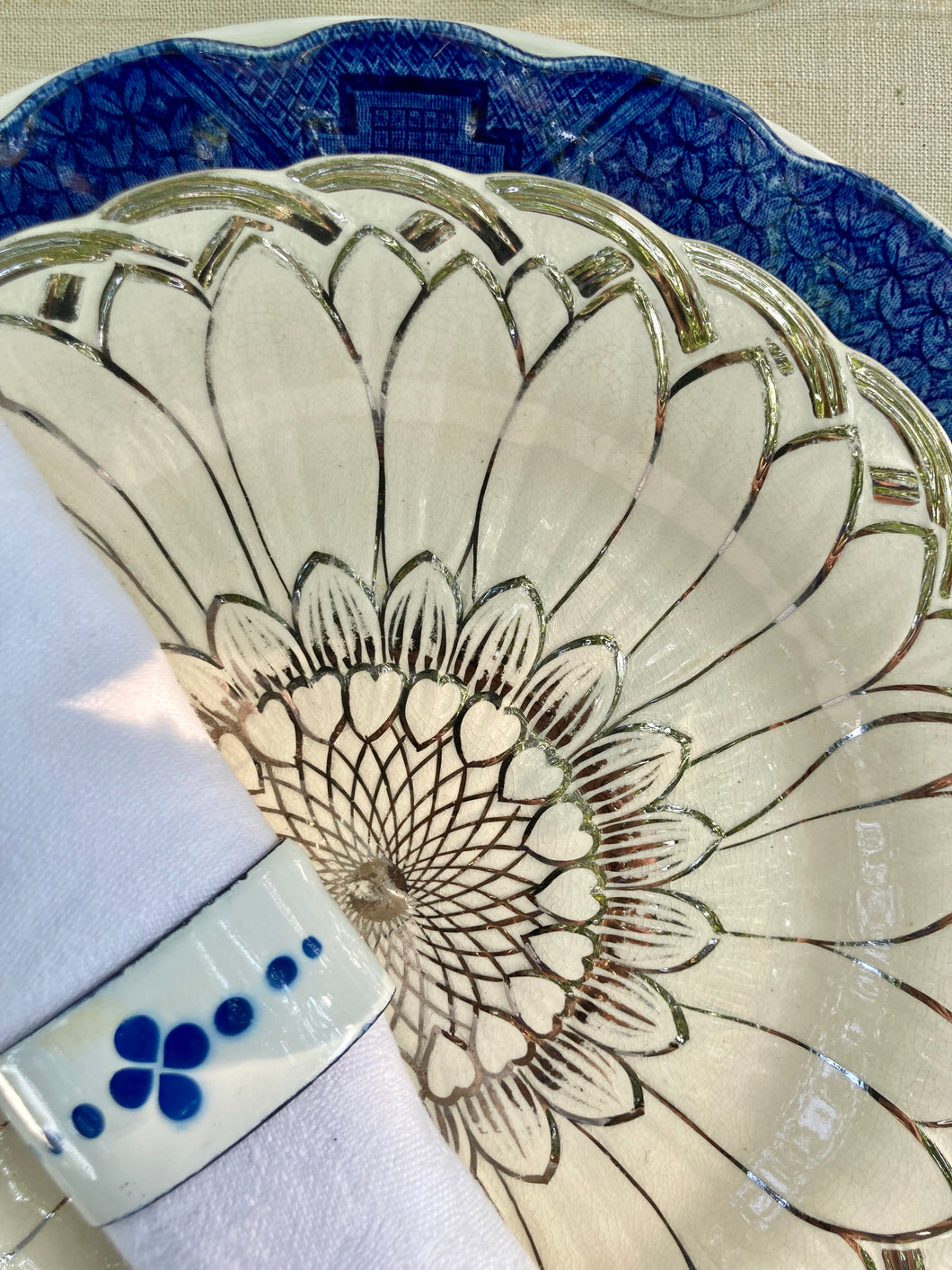 A set of 8 rare Wedgwood white/silver sunflower plates
