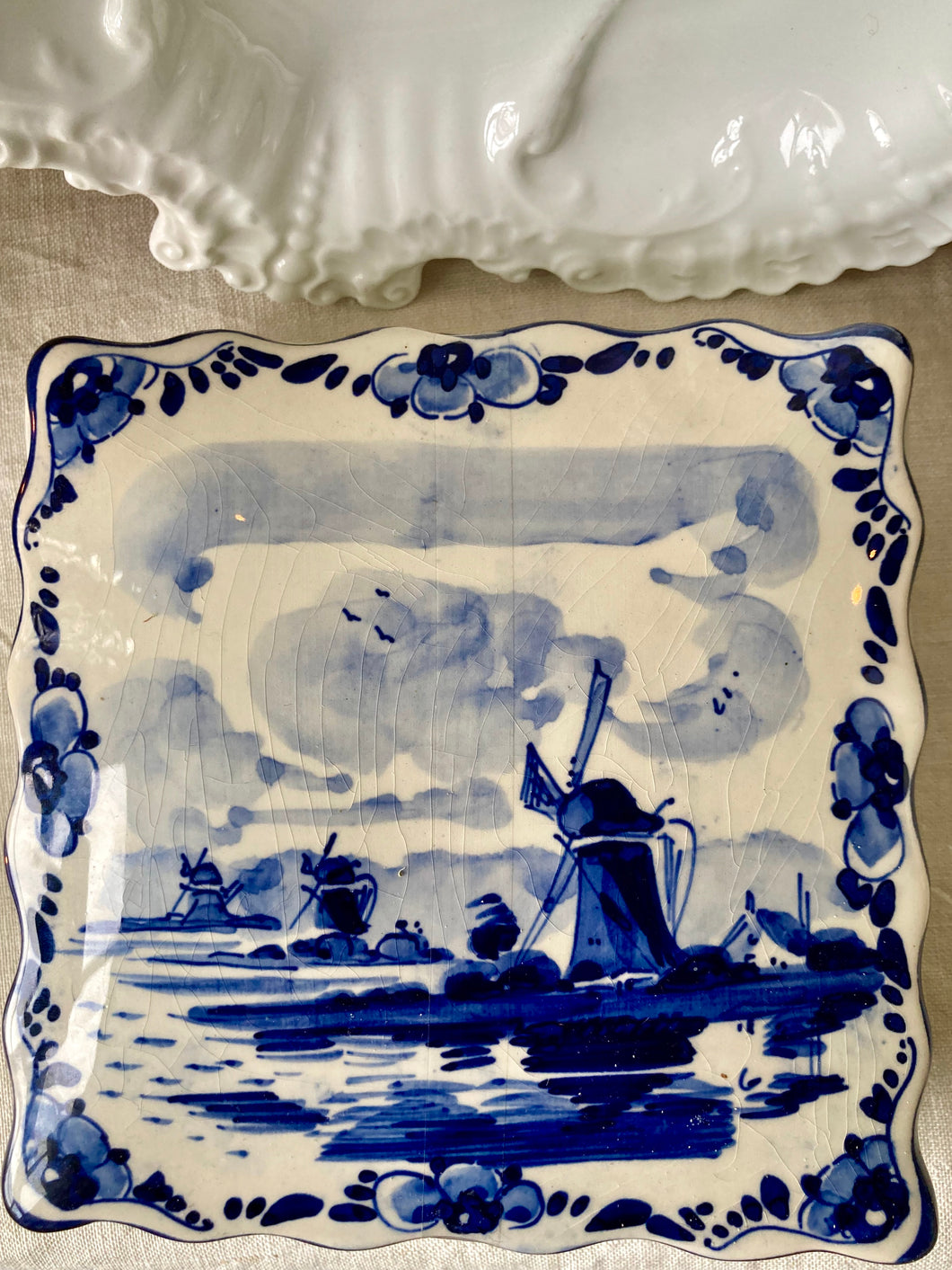 Delft Blue square china decorative box