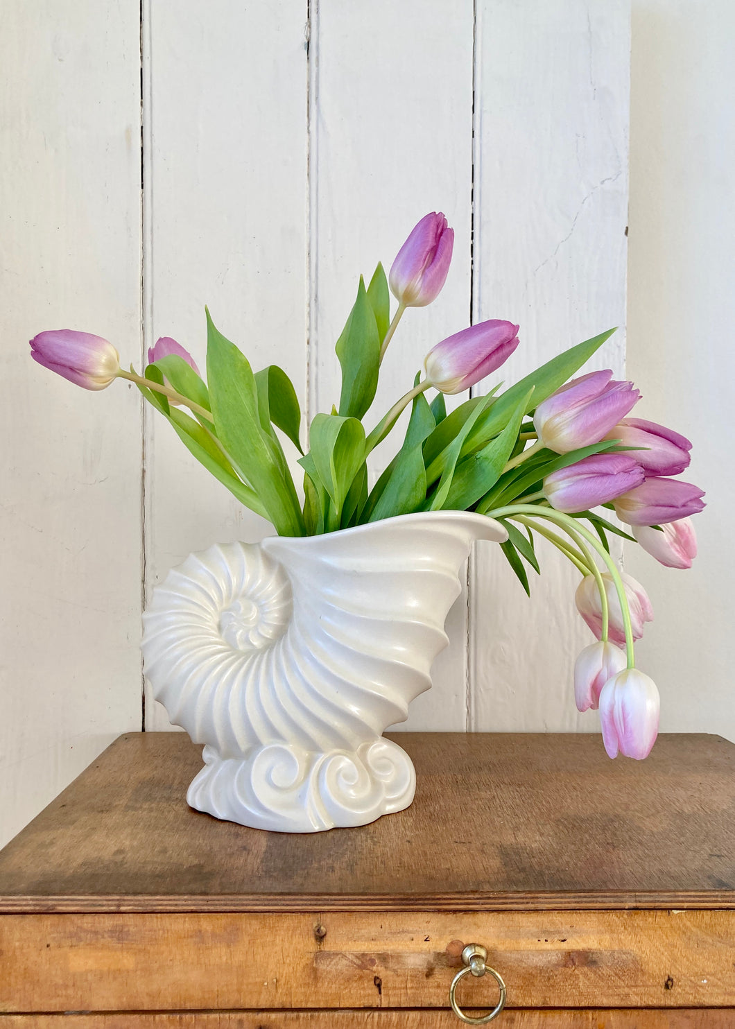 Beswick Nautilus Shell Art Deco creamy white vase