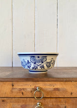 Load image into Gallery viewer, Delft Blue hand painted china bulb bowl
