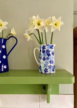 Load image into Gallery viewer, Pretty daisy and dot jug by Dee Hardwicke
