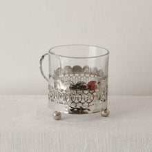Load image into Gallery viewer, Set of 6 white metal glass holders with French Duralex glasses and matching serving tray - The Vintage Pieces
