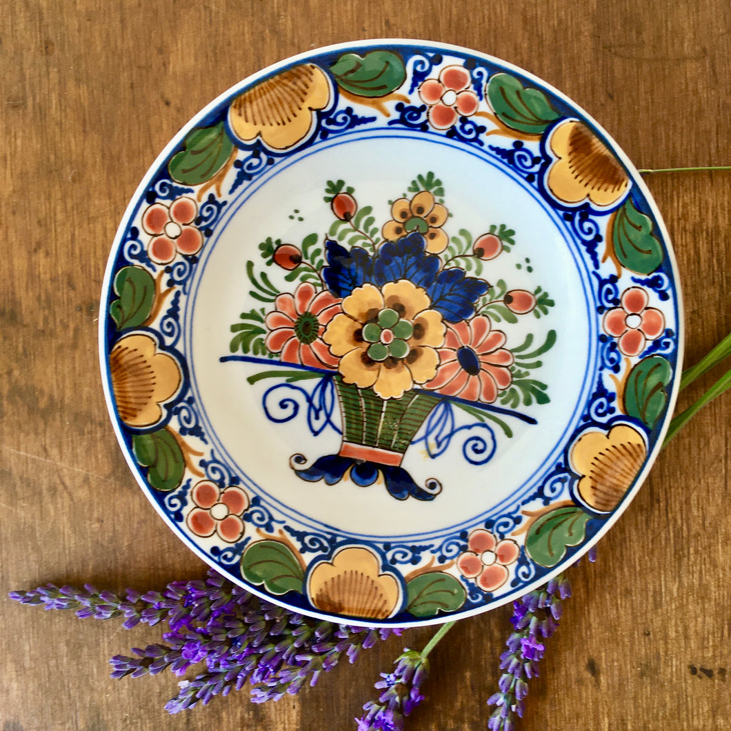 Delft flower basket decorative plate