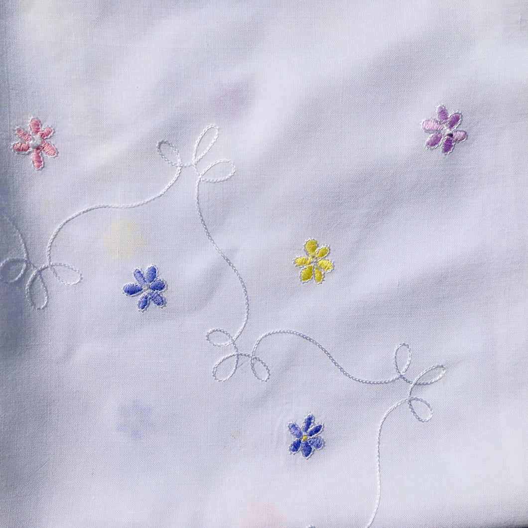 Pure cotton square tablecloth embroidered with pastel flowers