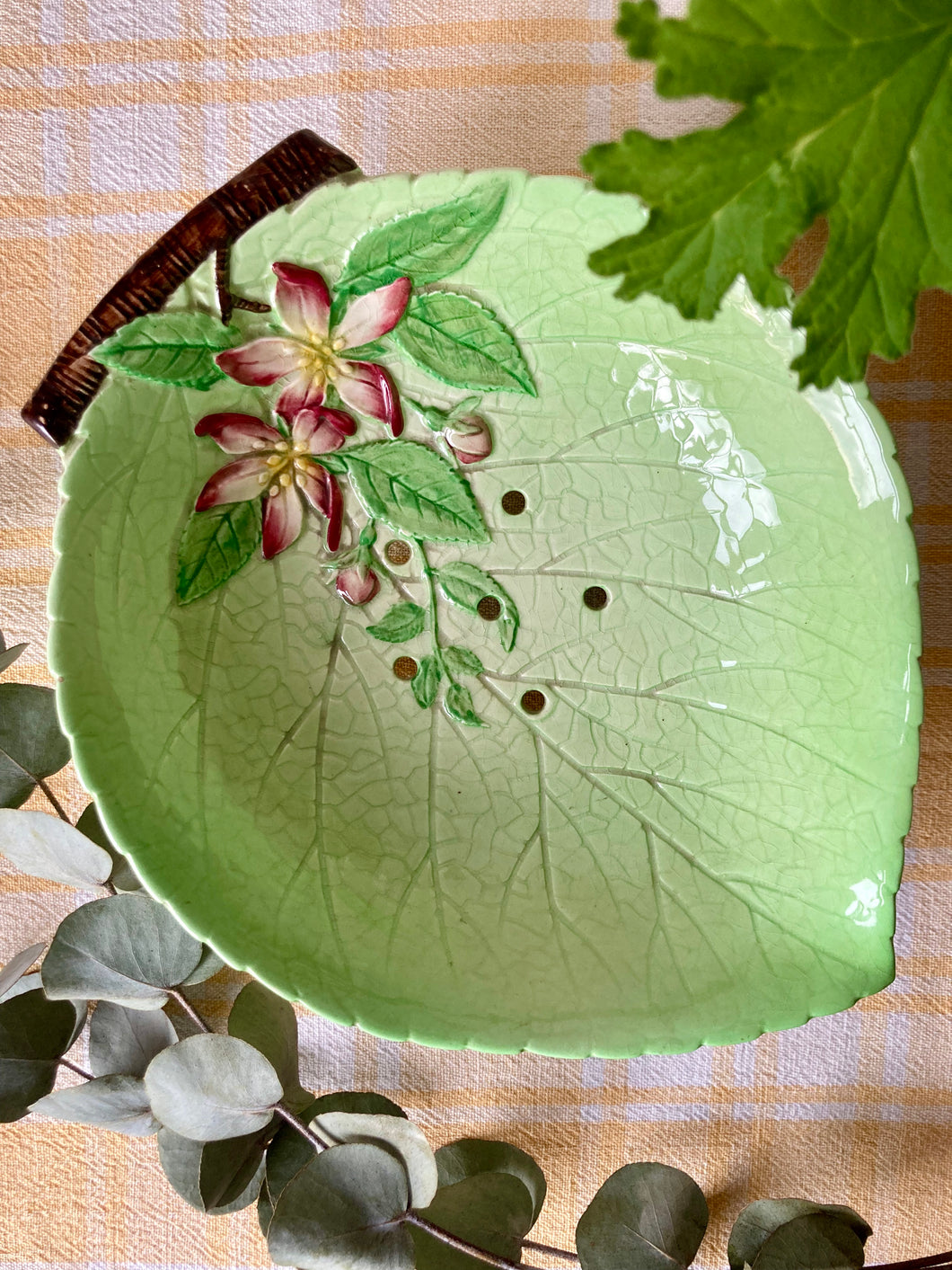 Carlton Ware green drainer dish - clematis pattern