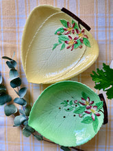 Load image into Gallery viewer, Carlton Ware green drainer dish - clematis pattern
