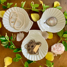 Load image into Gallery viewer, White scallop shell dish
