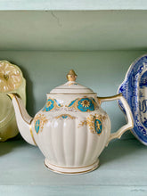 Load image into Gallery viewer, Sadler mid-century tea pot - cameo design
